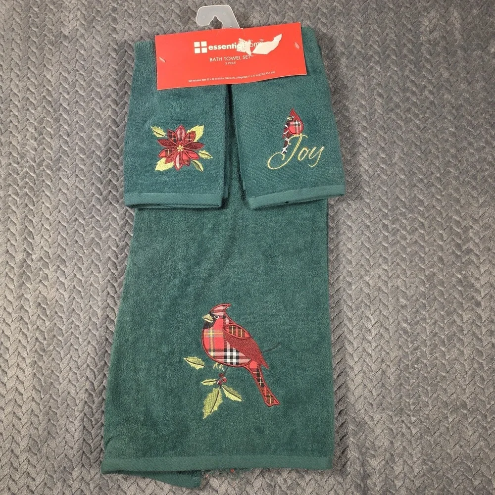 K-Mart Essential Home Christmas Cardinal Bath Towel Set 3 Piece NWT Green